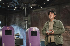 Ryu Seung-ryong in Chicken Nugget 1x09