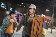 Ryu Seung-ryong in Chicken Nugget 1x09