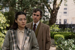 Zine Tseng, Ben Schnetzer in Il problema dei 3 corpi 1x04