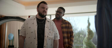 John Bradley, Jovan Adepo in Il problema dei 3 corpi 1x03