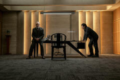 Liam Cunningham, Benedict Wong in Il problema dei 3 corpi 1x05