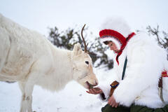 Risten-Alida Siri Skum come Elsa in La ragazza delle renne (Stolen)
