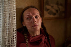 Elin Kristina Oskal come Elsa in La ragazza delle renne (Stolen)