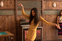 Eva Cela come Lucia in Supersex 1x05