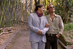 Mario Pirrello come Frank Caracciolo, Alessandro Borghi come Rocco in Supersex 1x05