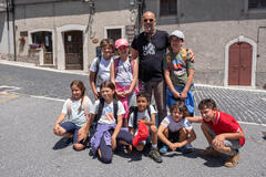 Riccardo Milani e i bambini nel film Un mondo a parte