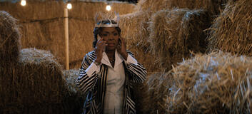 Crystal Fox in Il premio del destino 1x10