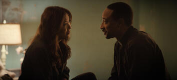 Ally Maki e Damon Gupton in Il premio del destino 1x10