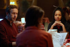 Chris O'Dowd e Djouliet Amara in Il premio del destino 1x09