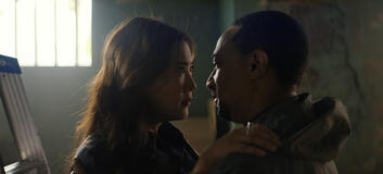 Ally Maki e Damon Gupton in Il premio del destino 1x09