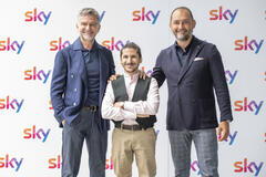 Alessandro Bonan, con Gianluca Di Marzio e Fayna alla conduzione di Calciomercato L'Originale su Sky Sport (edizione Estate 2024)
