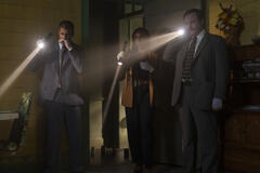 Carlito Olivero, Deborah Ayorinde, Jeremy Bobb in Them - Loro 2x01