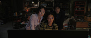 Anna Sawai, Kiersey Clemons e Ren Watabe in Monarch: Legacy of Monsters 1x01
