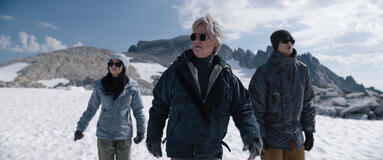 Anna Sawai, Kurt Russell e Ren Watabe in Monarch: Legacy of Monsters 1x04