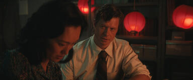 Mari Yamamoto e Anders Holm in Monarch: Legacy of Monsters 1x08