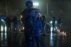 Takehiro Hira e Mari Yamamoto in Monarch: Legacy of Monsters 1x10