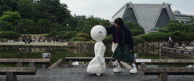 Rashida Jones in Sunny 1x02