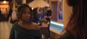 Crystal Fox in Il premio del destino 1x04