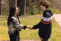 Djouliet Amara e Sammy Fourlas in Il premio del destino 1x08