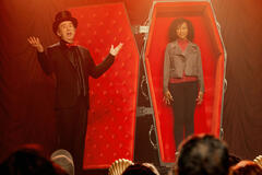 Patrick Kerr e Gabrielle Dennis in Il premio del destino 1x08