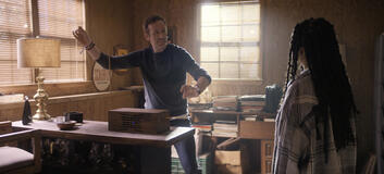 Chris O'Dowd e Djouliet Amara in Il premio del destino 1x08