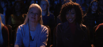 Susan Savoie e Gabrielle Dennis in Il premio del destino 1x08