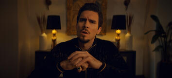 Josh Segarra in Il premio del destino 2x02