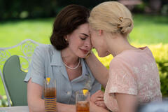 Anne Hathaway in Mothers' Instinct Benoît Delhomme - Foto dal film