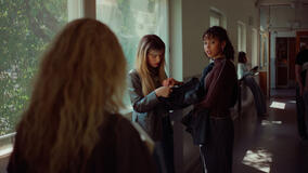 Alva Bratt come Esther e Olivia Essén come Fanna in A Part of You