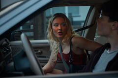 Zara Larsson come Julia e Edvin Ryding come Noel in A Part of You