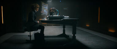 Jennifer Lopez e Abraham Popoola in Atlas