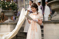 Claudia Jessie in Bridgerton 1x01