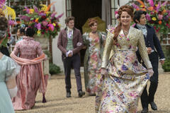 Lorn Macdonald, Harriet Cains, Polly Walker, James Phoon in Bridgerton 3x01