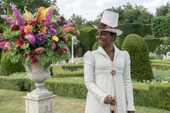 Adjoa Andoh come Lady Agatha Danbury in Bridgerton 3x01