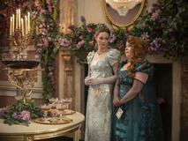 Hannah Dodd, Nicola Coughlan in Bridgerton 3x01