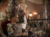 Golda Rosheuvel, Hugh Sachs in Bridgerton 3x01