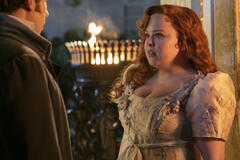 Luke Newton, Nicola Coughlan in Bridgerton 3x03