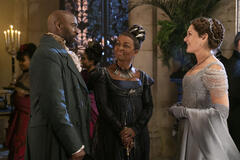 Daniel Francis, Adjoa Andoh, Ruth Gemmell in Bridgerton 3x03