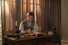 Luke Newton come Colin Bridgerton in Bridgerton 3x04