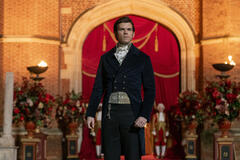 Luke Newton come Colin Bridgerton in Bridgerton 3x04