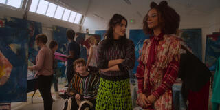 Ash Self, Bel Priestley, Yasmin Finney in Heartstopper - Stagione 2 - Immagine dal set