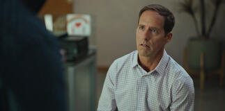 Nat Faxon in Loot 2x03