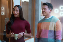 Michaela Jaé Rodriguez e Joel Kim Booster in Loot 2x04