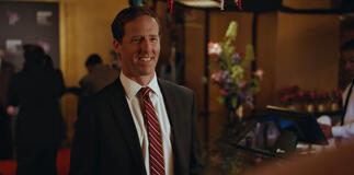 Nat Faxon in Loot - Una fortuna 1x06