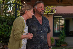 Angela Finocchiaro e Christian De Sica in Natale a tutti i costi - Immagine dal set