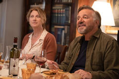 Angela Finocchiaro e Christian De Sica in Natale a tutti i costi - Immagine dal set