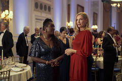 Uma Thurman e Sharon D. Clark in Rosso, Bianco e Sangue Blu