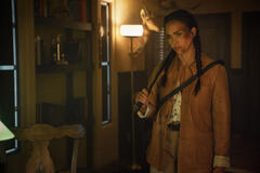 Jessica Alba come Parker in Trigger Warning