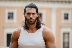 Can Yaman (Francesco Demir) in Viola come il Mare 2x02