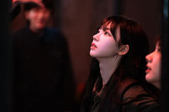 Karina in Agents of Mystery - Immagine dal set